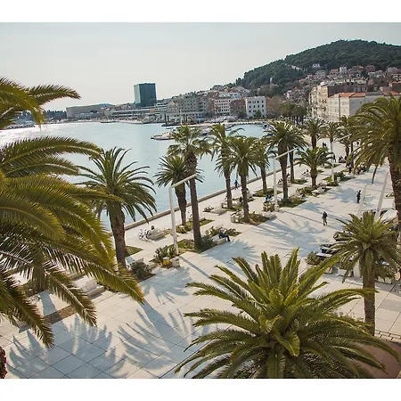 Riva Royal View Luxury * سبليت